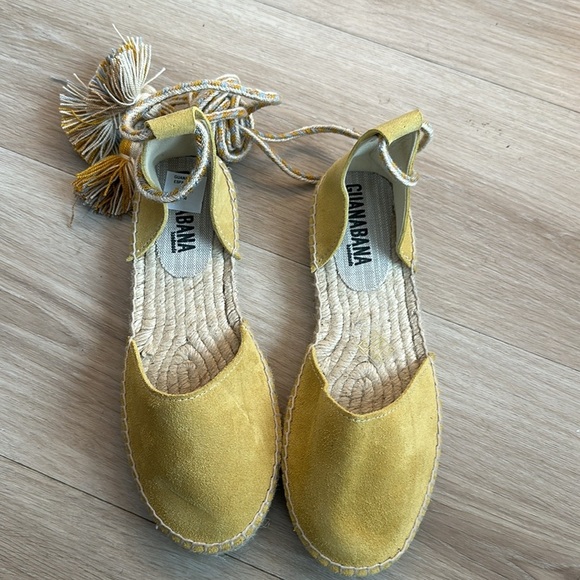 Guanabana VALENCIAN FLAT
WITH POMPOM - YELLOW NWOB - Picture 5 of 9